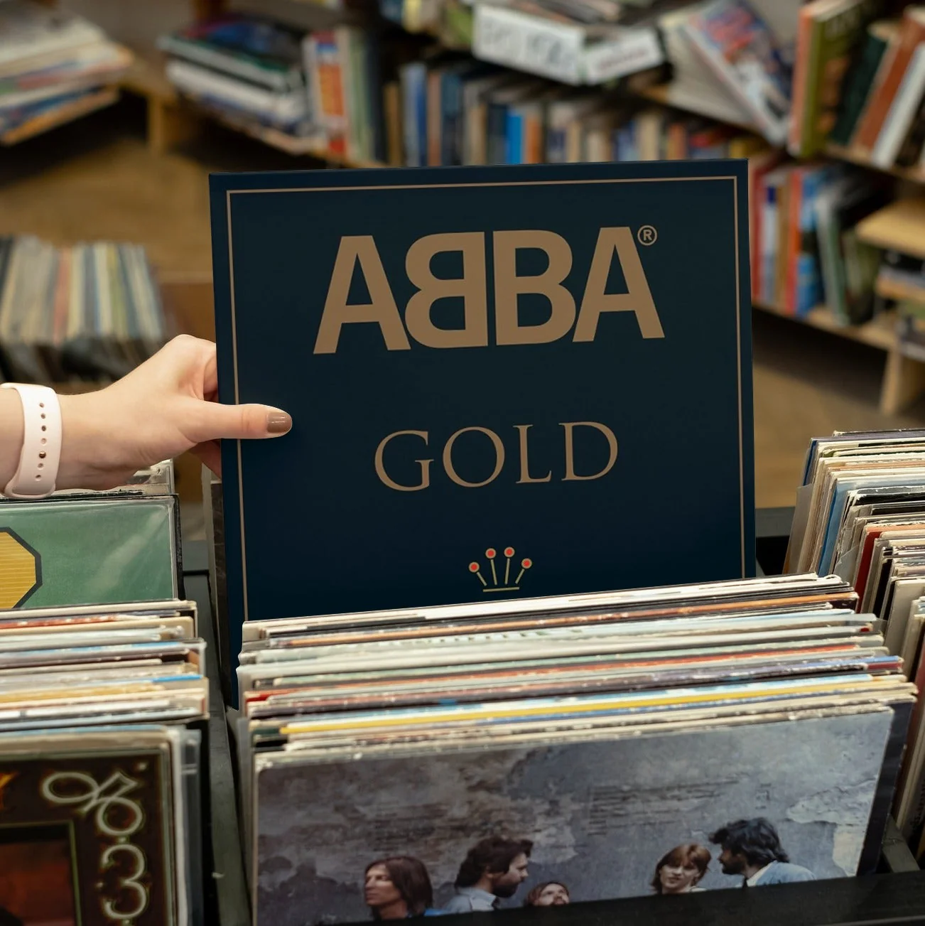 ABBA - Gold (Greatest Hits) - Gold Vinyl LP Record - Image 3