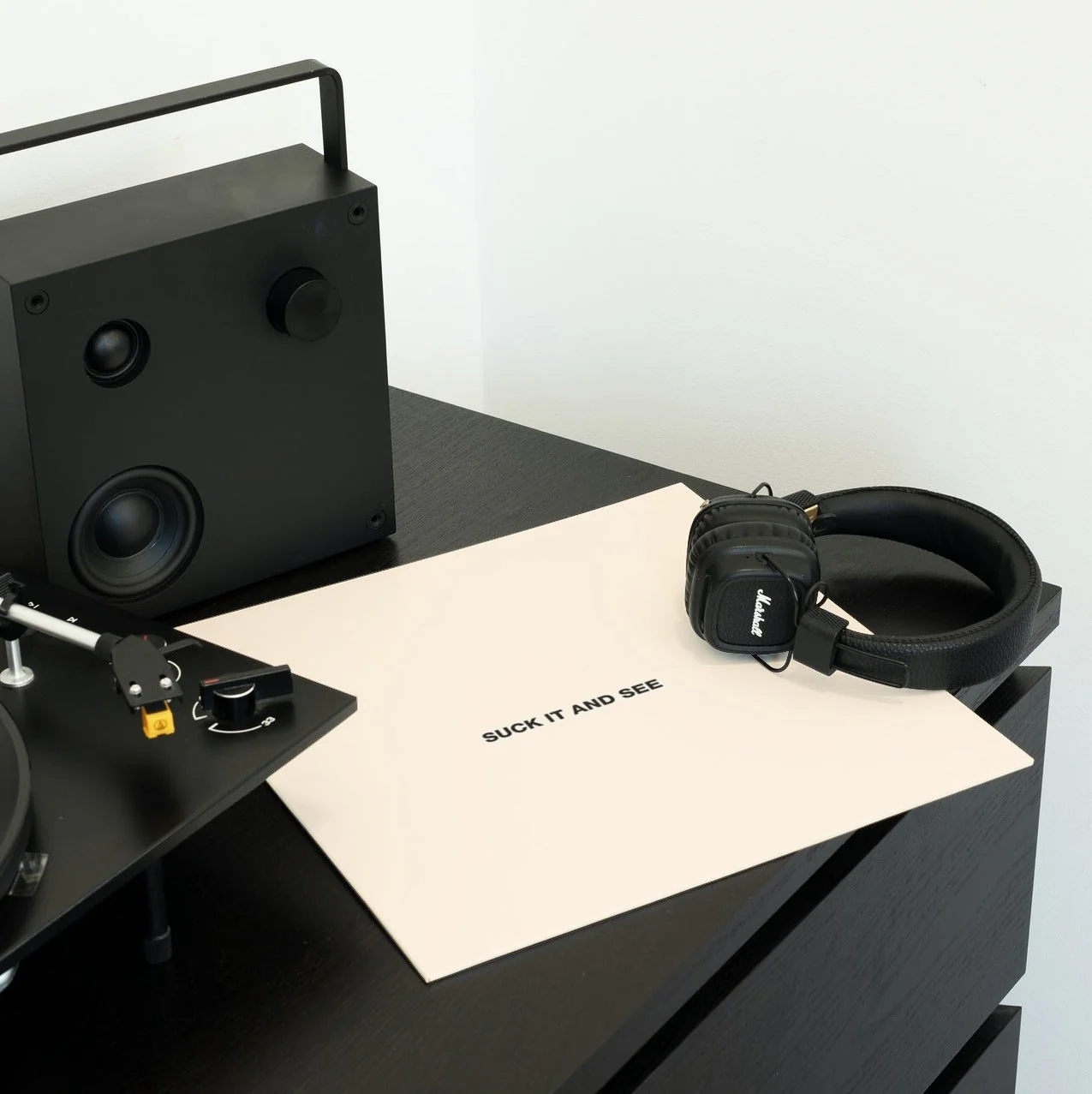 Arctic Monkeys - Suck It And See - Vinyl LP Record - Image 3