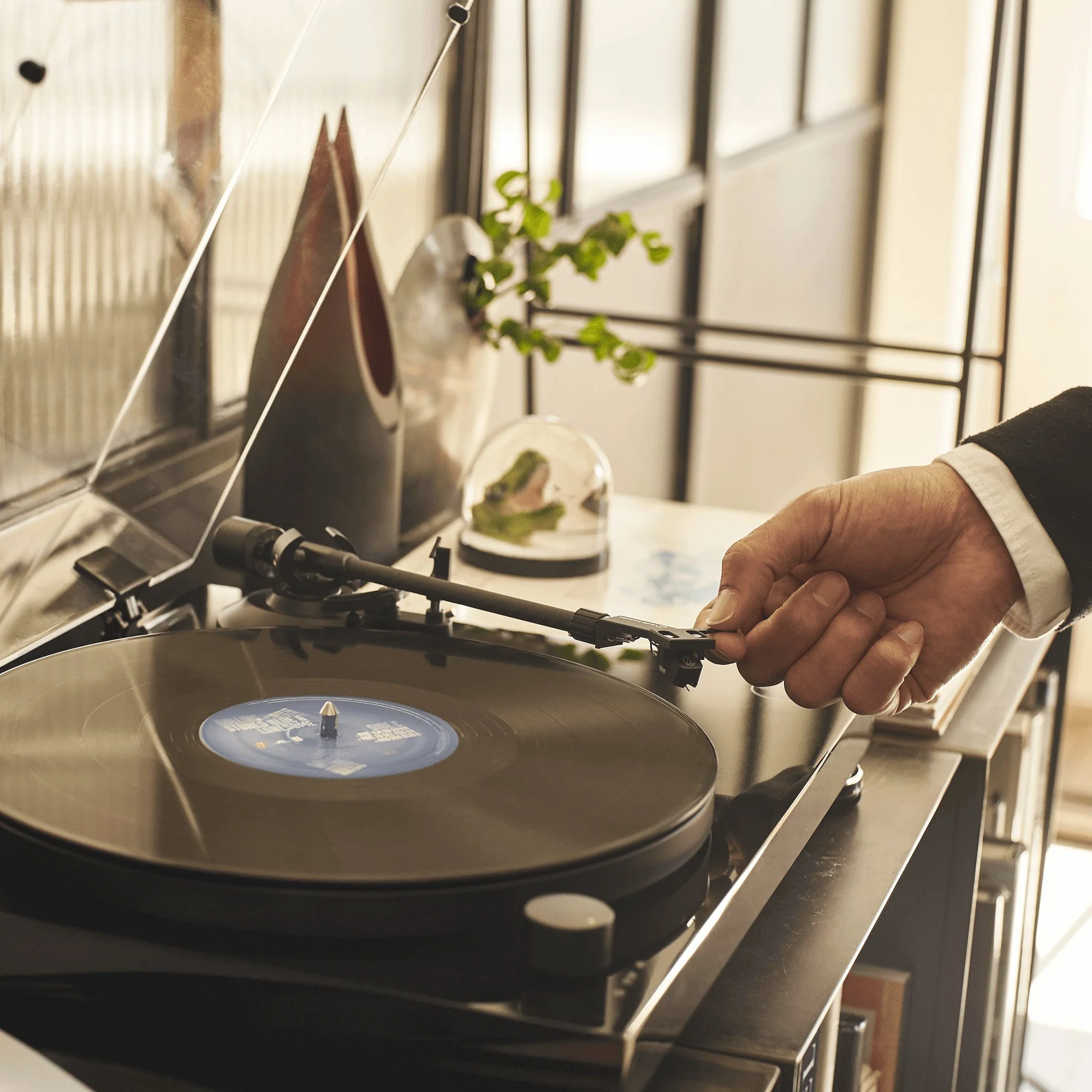 Audio-Technica AT-LPW50PB Fully Manual Belt-Drive Turntable - Image 6