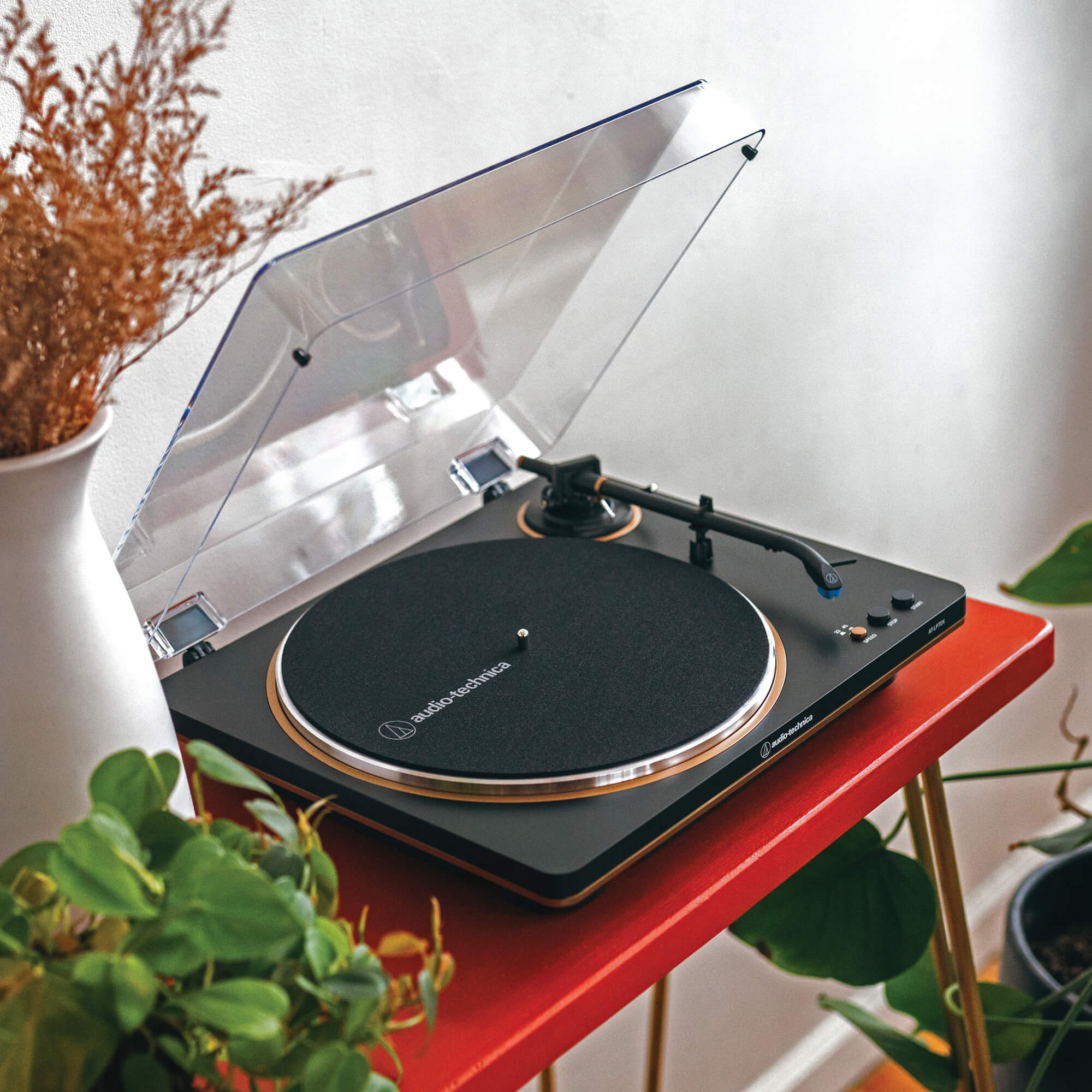 Audio-Technica LP70X Fully Automatic Turntable (Black/Bronze) - Image 4