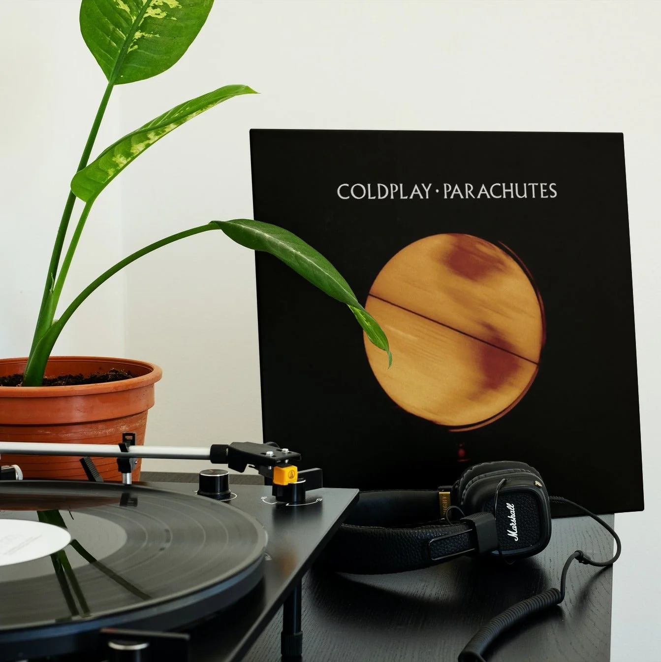 Coldplay - Parachutes - 20th Anniversary Limited Yellow Vinyl LP Record - Image 3