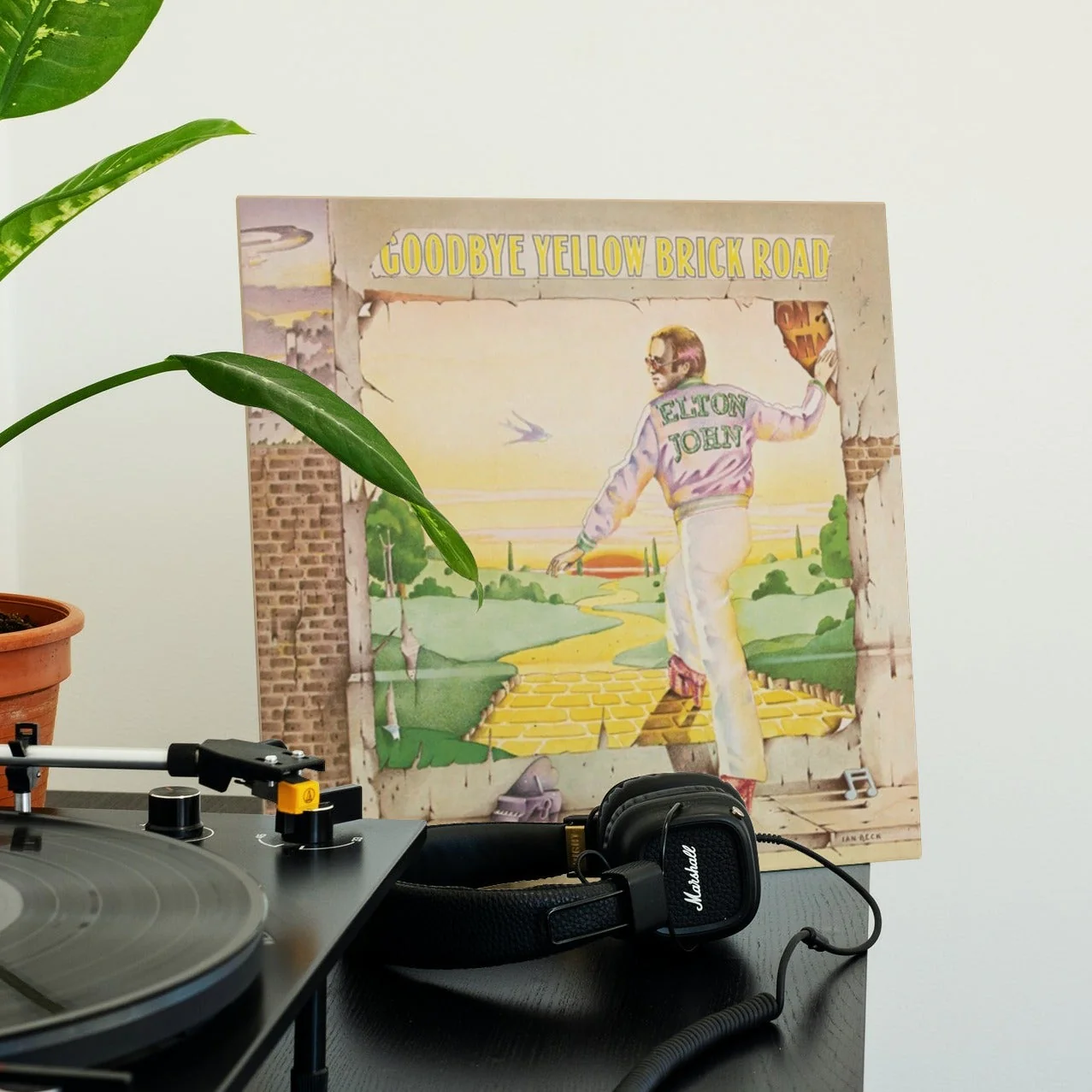 Elton John - Goodbye Yellow Brick Road - Vinyl LP Record - Image 3