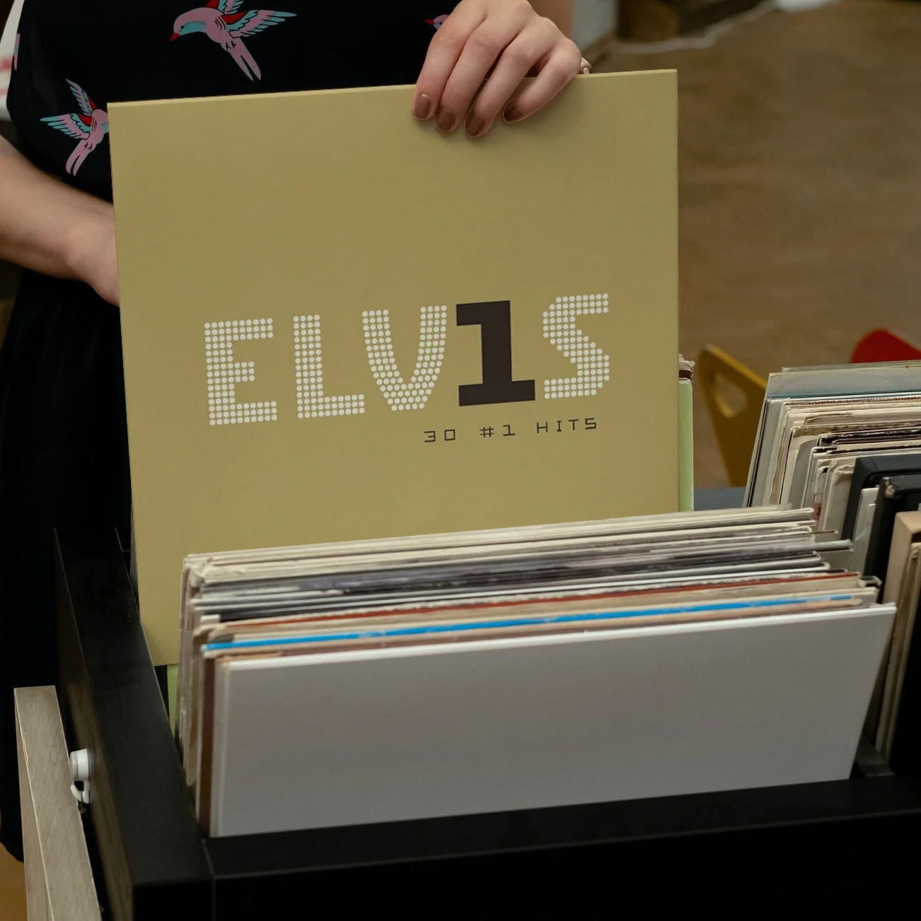 Elvis Presley - ELV1S 30 #1 Hits - Vinyl LP Record - Image 4