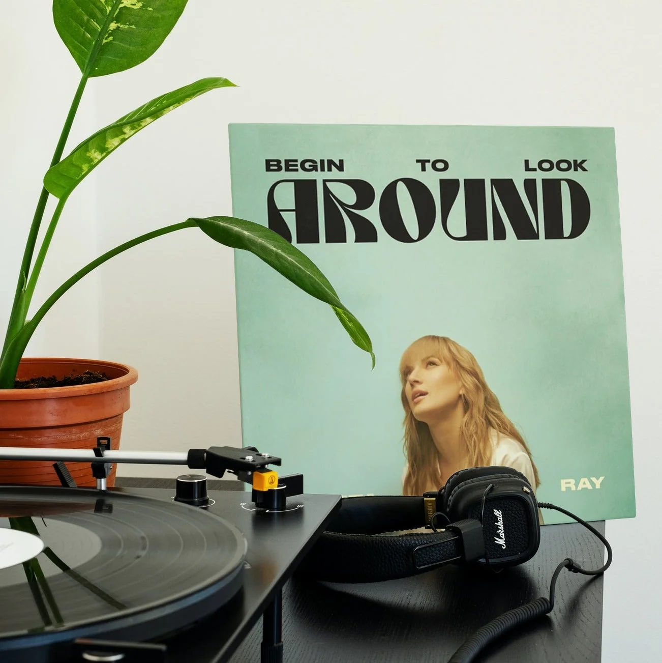 Gretta Ray - Begin To Look Around - Vinyl LP Record - Image 3