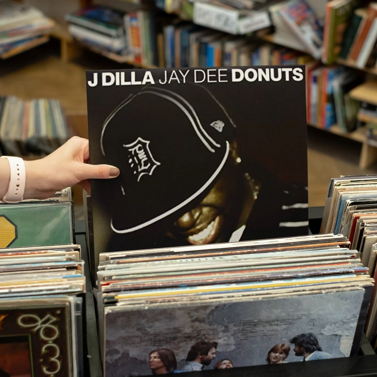 J Dilla - Donuts - Vinyl LP Record - Image 4