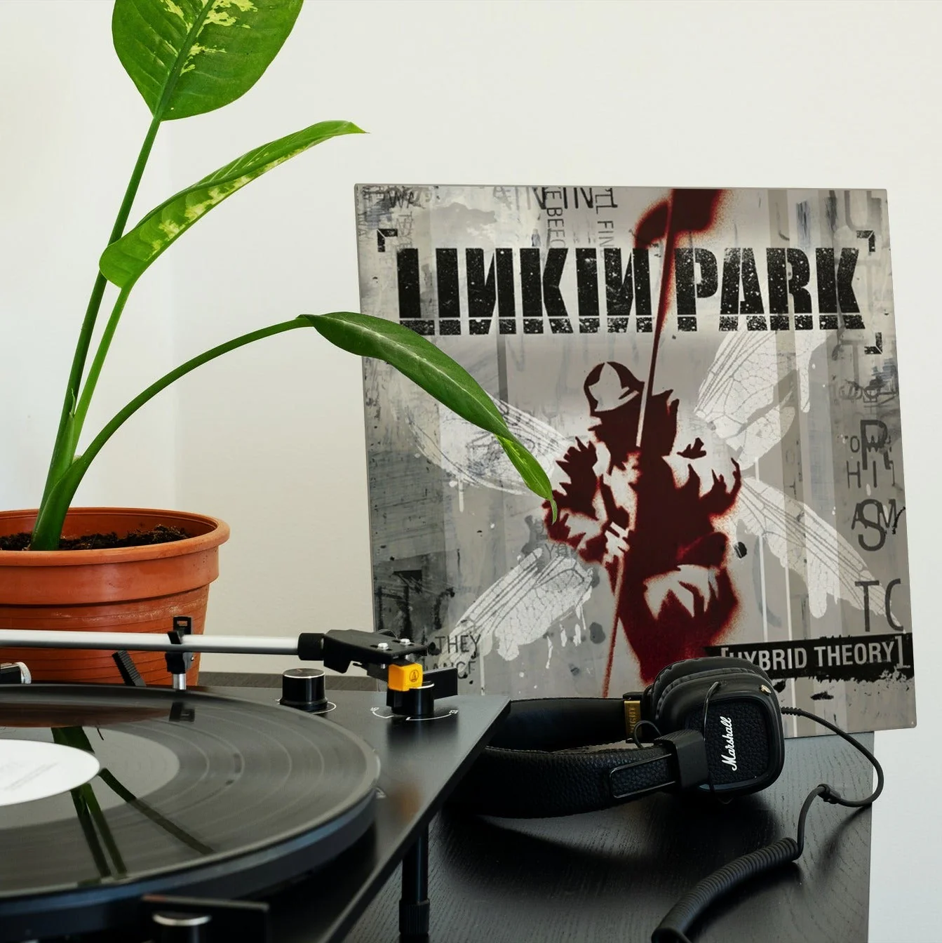Linkin Park - Hybrid Theory - Yellow Vinyl LP Record - Image 4