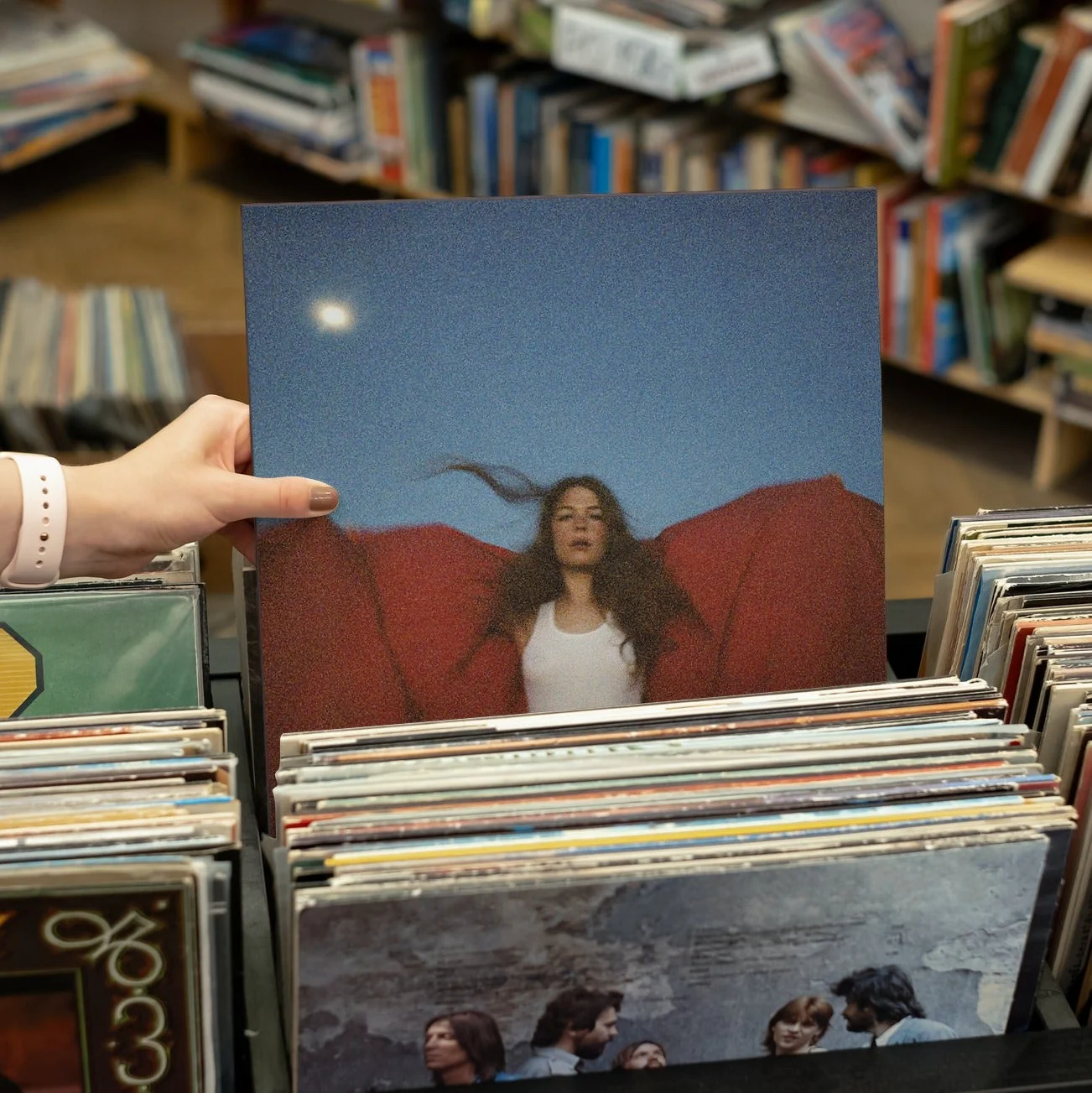 Maggie Rogers - Heard It In A Past Life - 5th Anniversary Blue Vinyl LP Record with Bonus Red 7" & Poster - Image 5