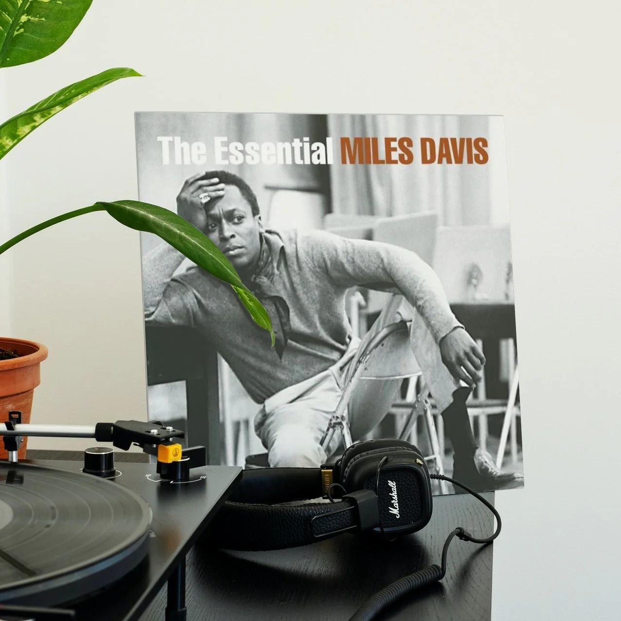 Miles Davis - The Essential Miles Davis - Vinyl LP Record - Image 3