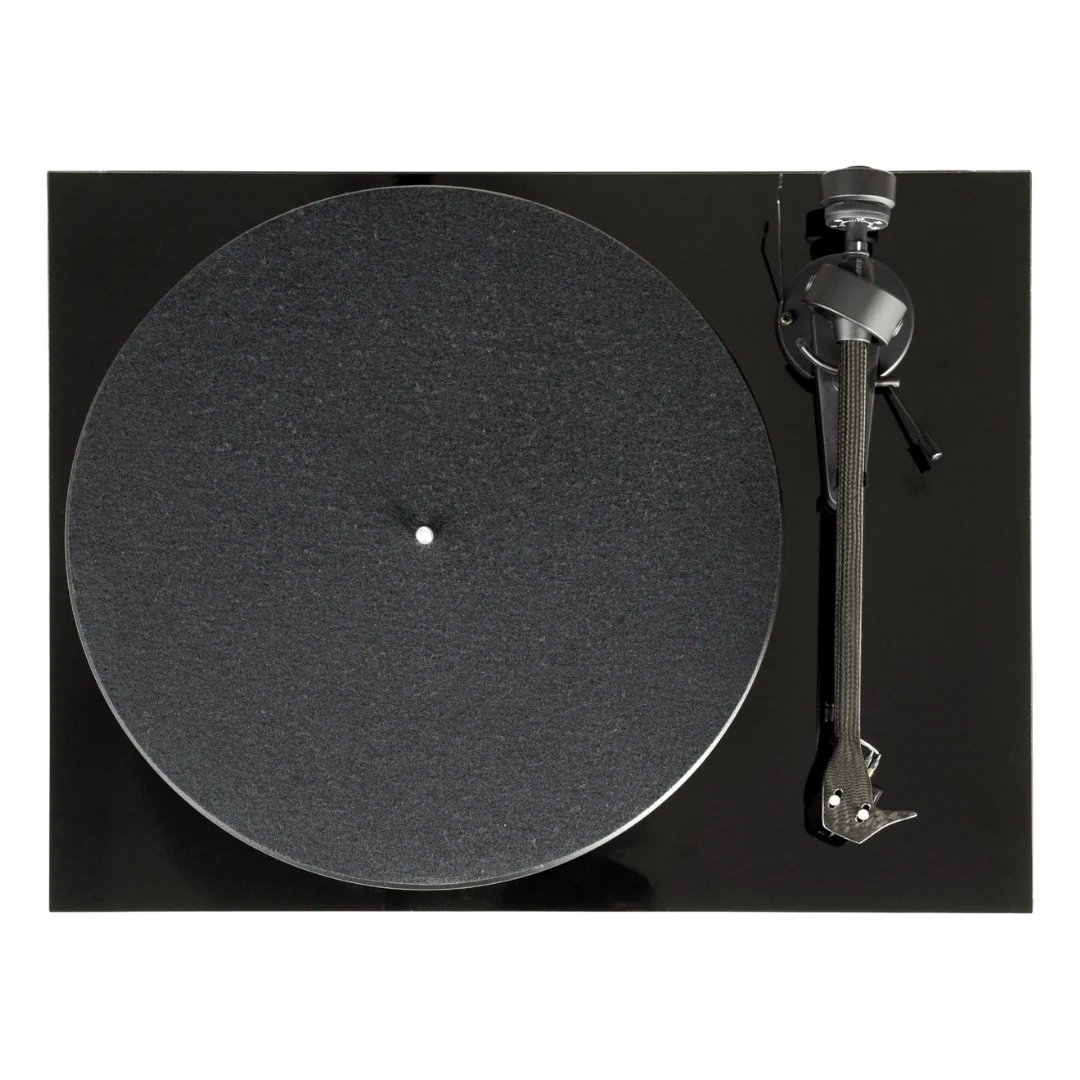 Pro-Ject Debut Carbon Classic Turntable with Ortofon 2M Red Cartridge - Image 3