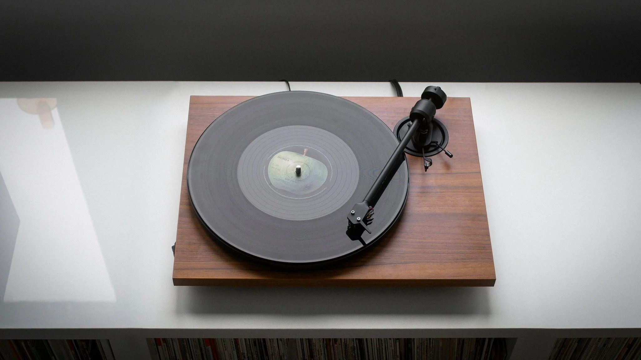 Pro-Ject E1 BT Turntable with Pick It MM E Cartridge - Image 8
