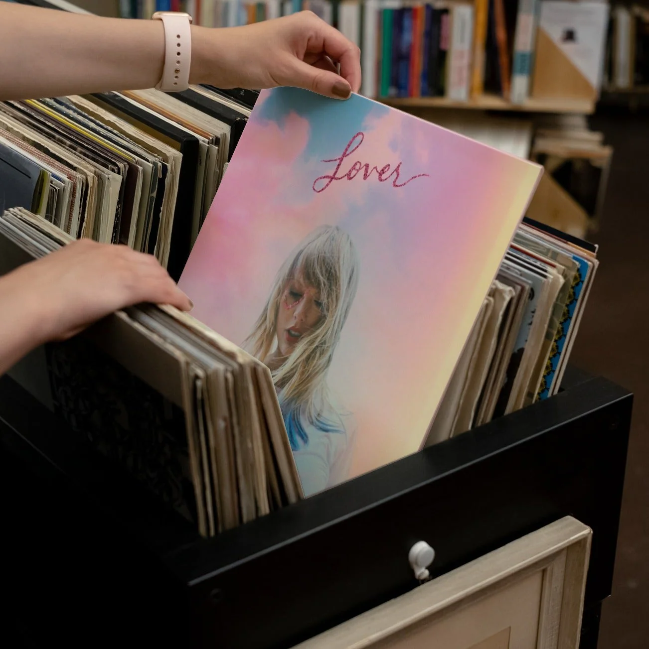 Taylor Swift - Lover - Limited Edition Baby Pink & Blue Vinyl LP Record - Image 5