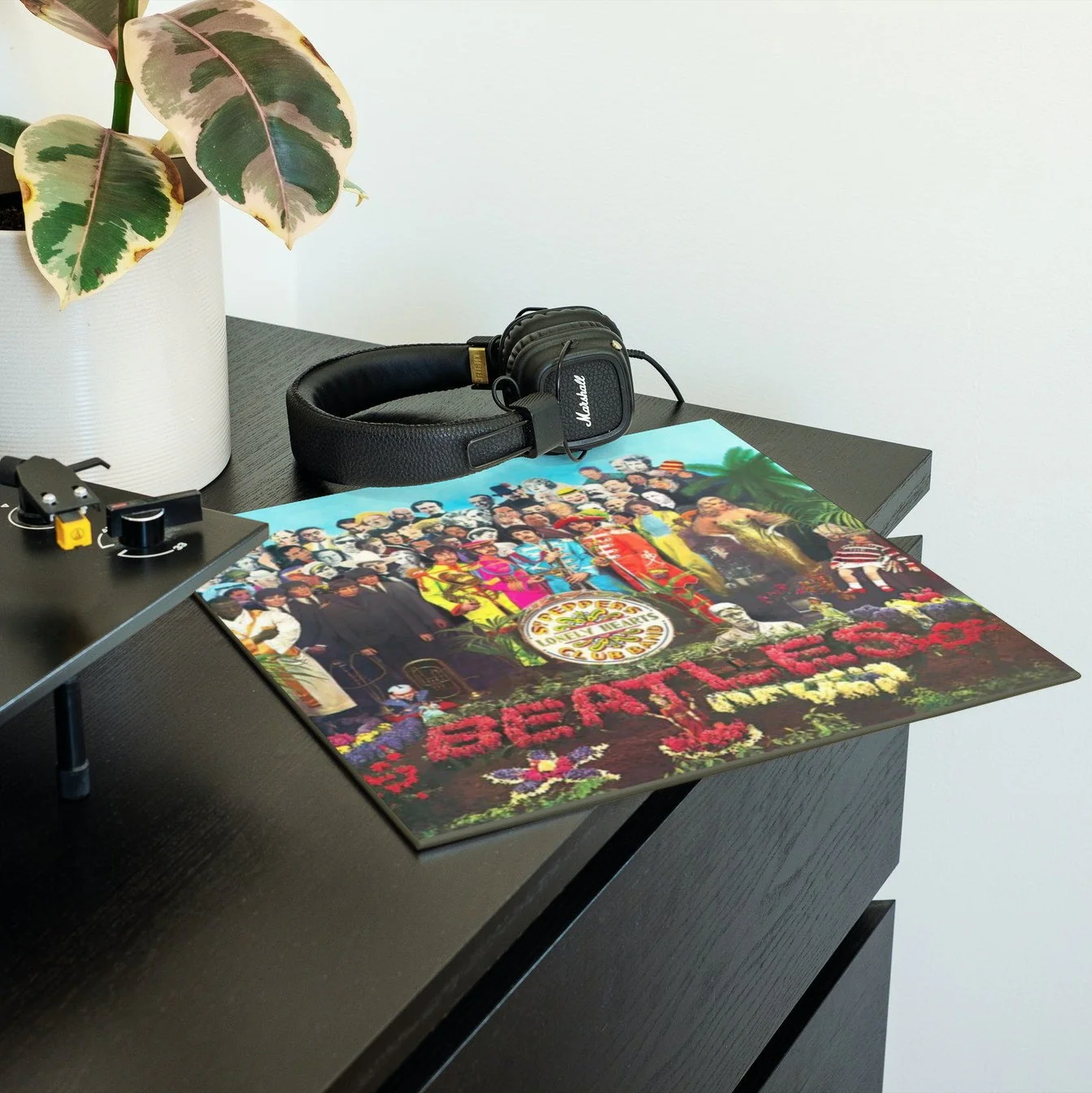 The Beatles - Sgt. Pepper's Lonely Hearts Club Band - Vinyl LP Record - Image 3